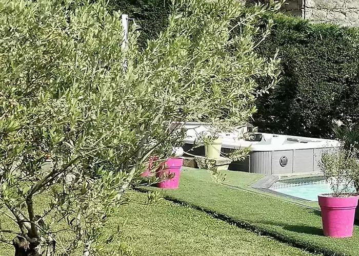 D'hotes - Au Soleilo Bed & Breakfast Mostuejouls