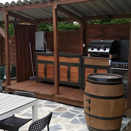 D'hotes - Au Soleilo Bed and Breakfast 4*